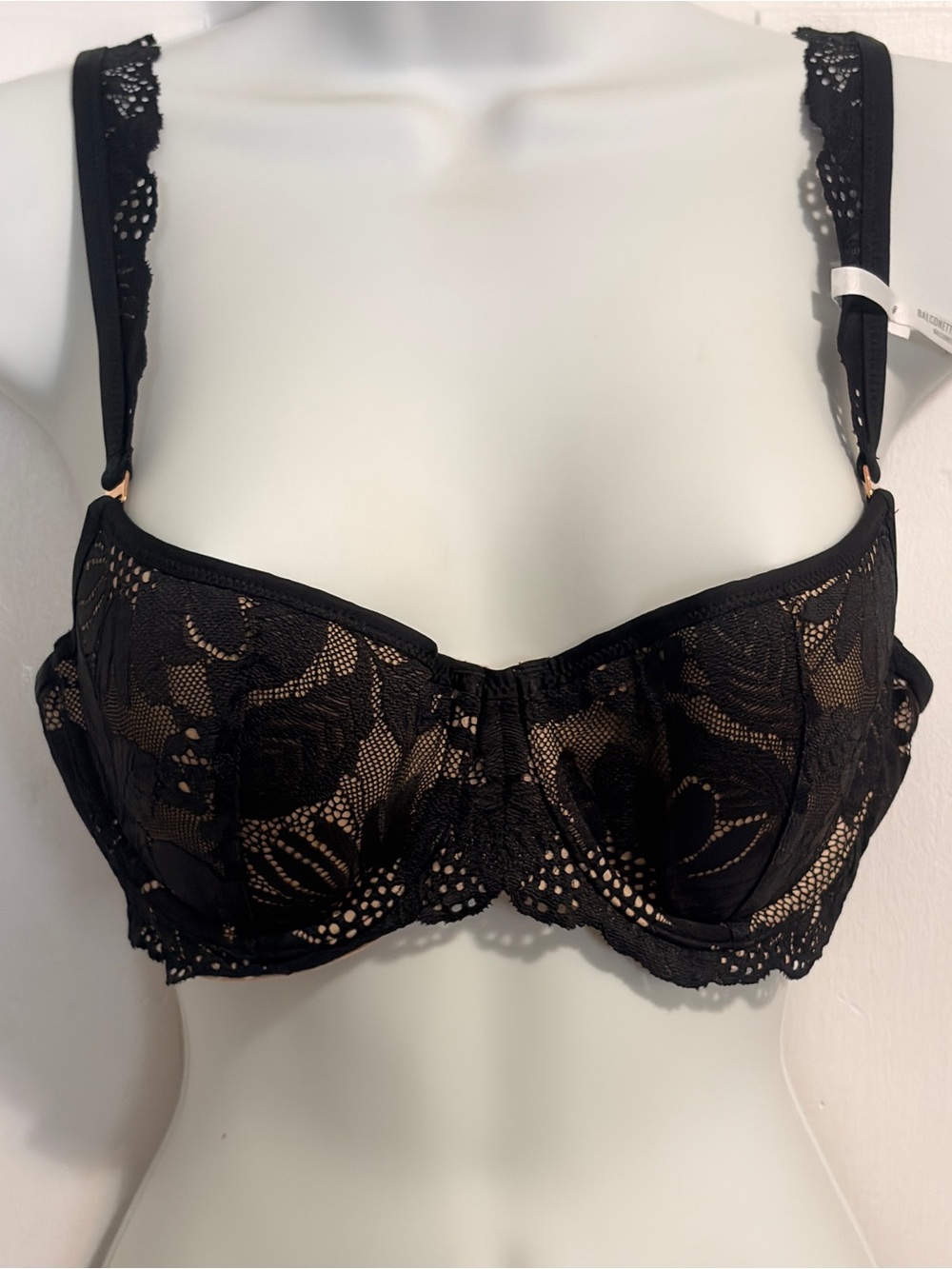 AERIE
 Black Lace Underwire Balcony Bra

2 Available 
$40 ea